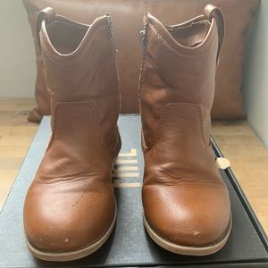 Little girls Frye boots